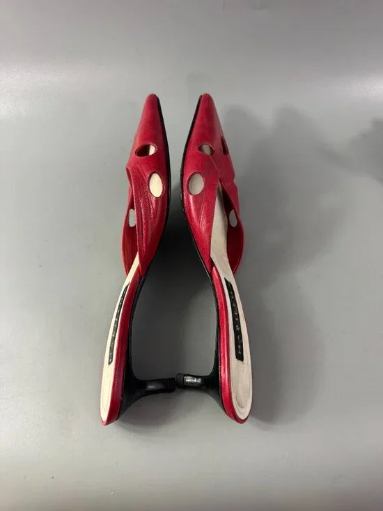 Marilena Red Leather Pointed-toe Kitty Heel Sandals, Size 37 - Picture 8 of 13